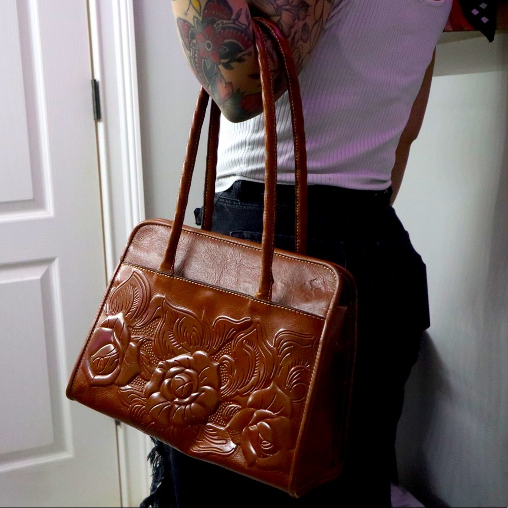• Patricia Nash Unique tote